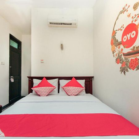 Hotel O Genteng Near Genteng Market Formerly Uno Hotel Surabaya Exteriör bild