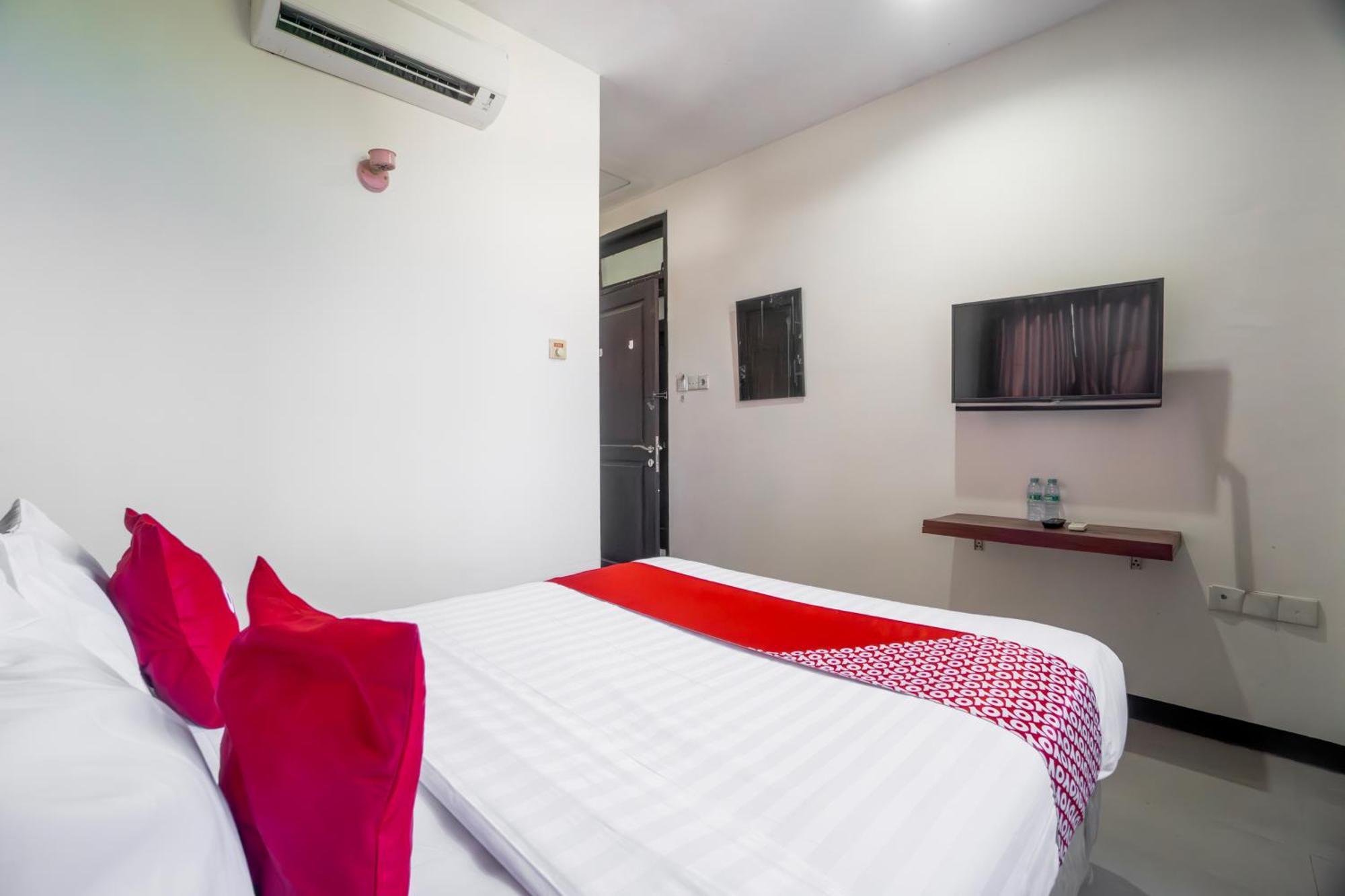 Hotel O Genteng Near Genteng Market Formerly Uno Hotel Surabaya Exteriör bild