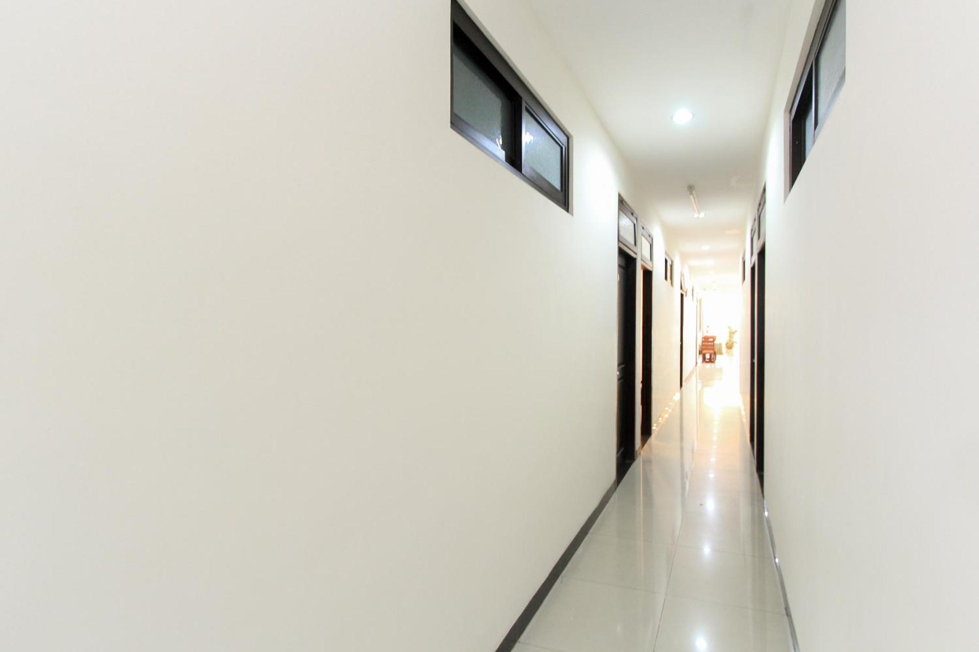 Hotel O Genteng Near Genteng Market Formerly Uno Hotel Surabaya Exteriör bild