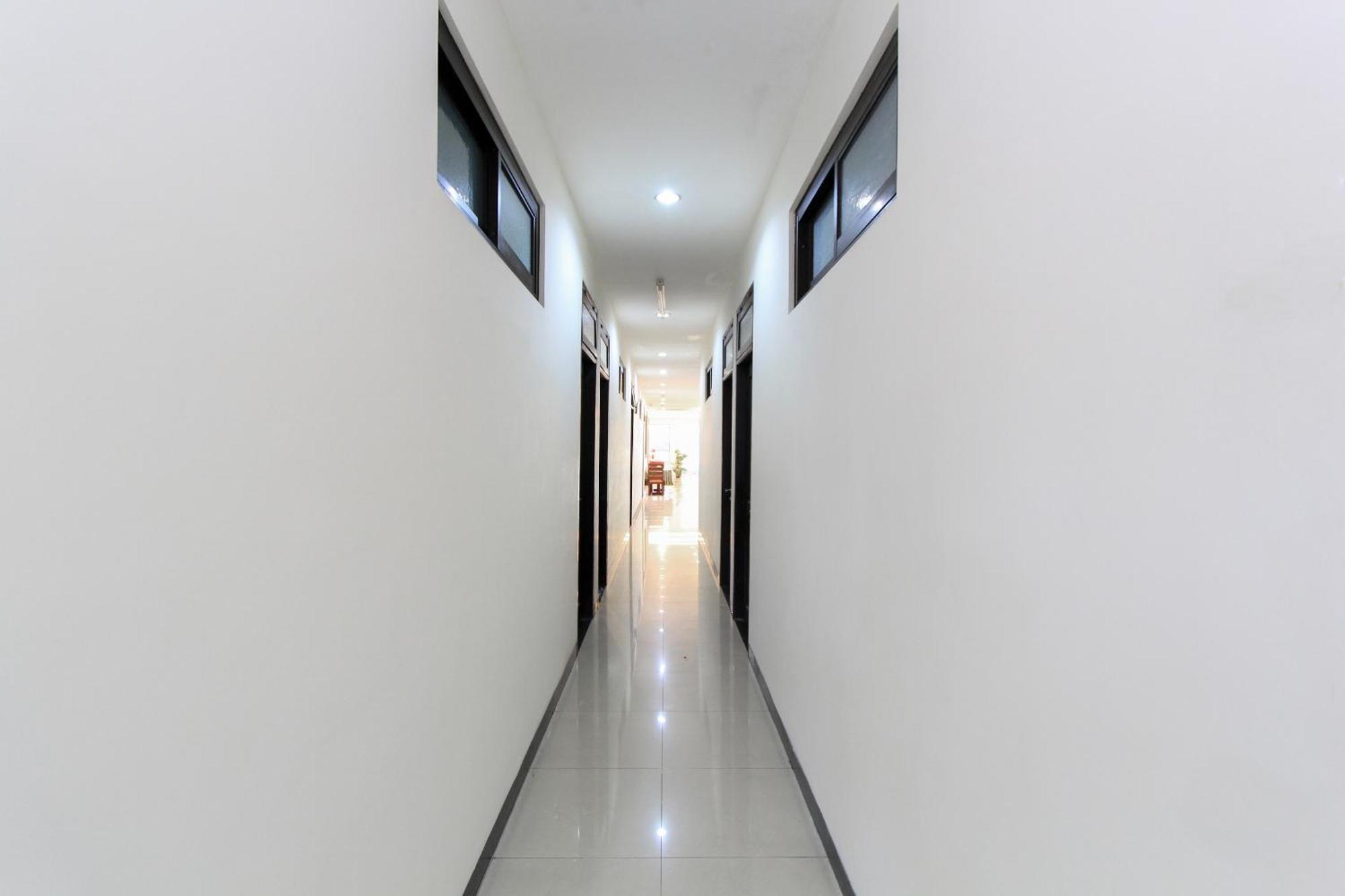 Hotel O Genteng Near Genteng Market Formerly Uno Hotel Surabaya Exteriör bild