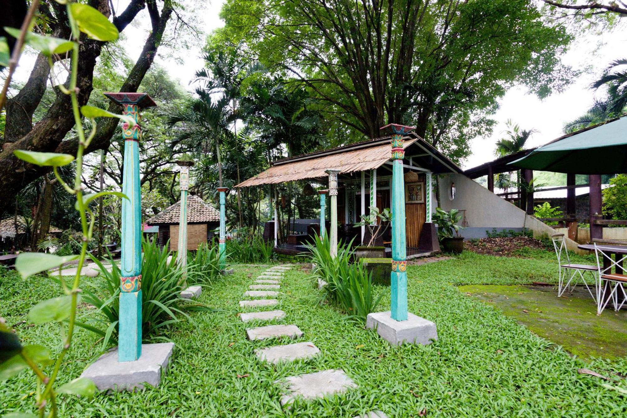 Hotel O Genteng Near Genteng Market Formerly Uno Hotel Surabaya Exteriör bild