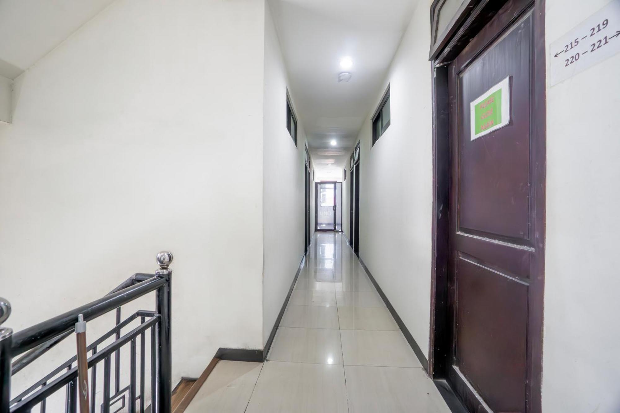 Hotel O Genteng Near Genteng Market Formerly Uno Hotel Surabaya Exteriör bild
